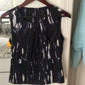 EUC fall sleeveless dress shirt.