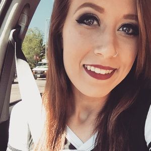 Meet your Posher, Makayla