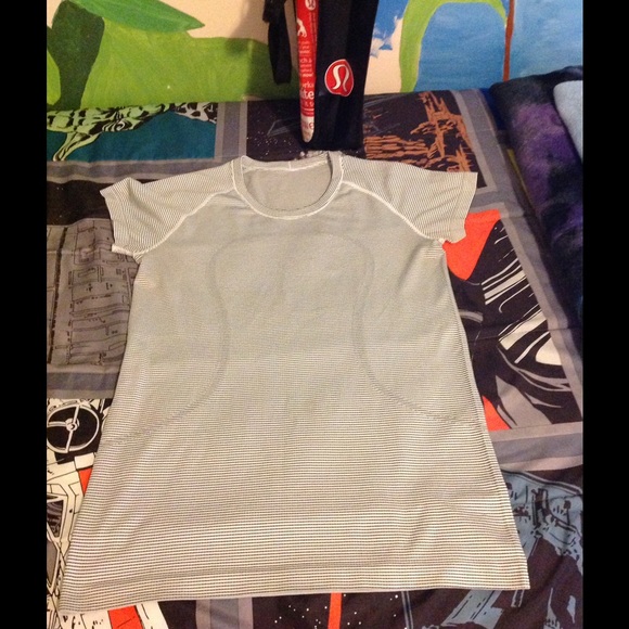 Lululemon Athletica top