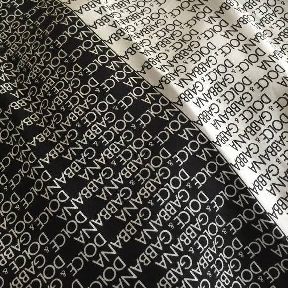 VINTAGE DOLCE and Gabbana black and white scarf.