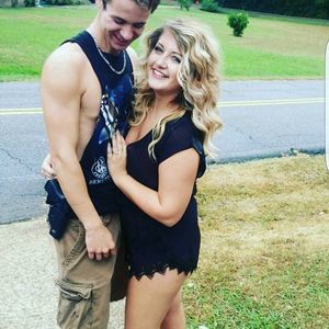 Meet your Posher, Hali