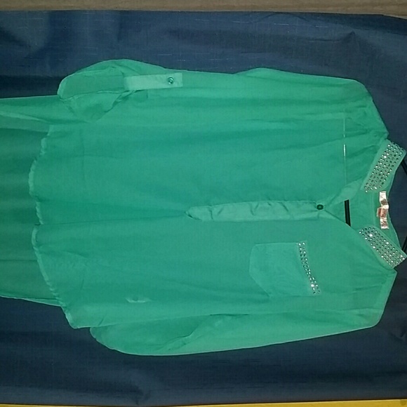 JUNIORS BLOUSE NEVER WORN