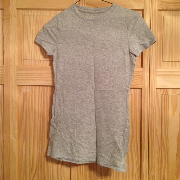 Gray tshirt