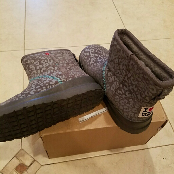 grey uggs size 5 grey uggs size 5