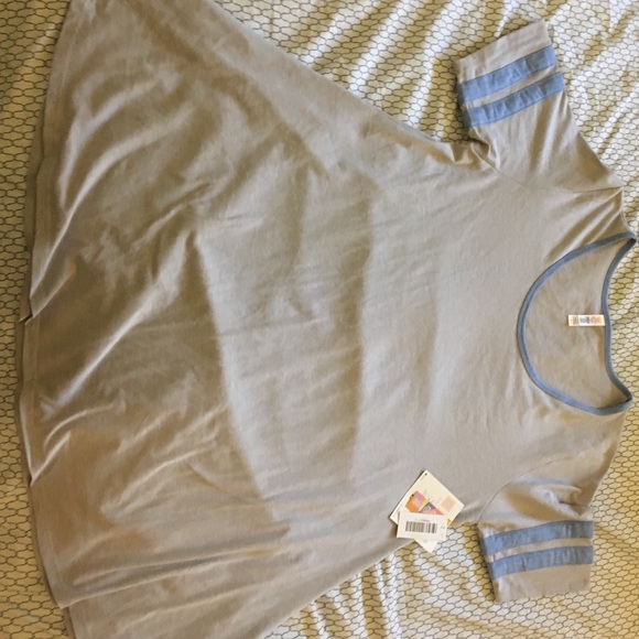 NWT lularoe perfect tee size large