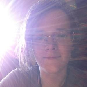 Meet your Posher, Caitlin