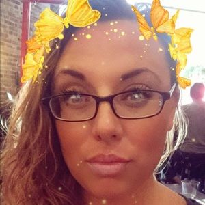 Meet your Posher, Melissa