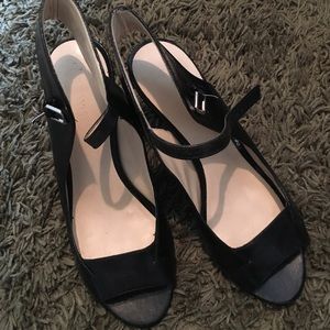 Open toe/heel sandals. 2 3/4 " heel.  Make offer.