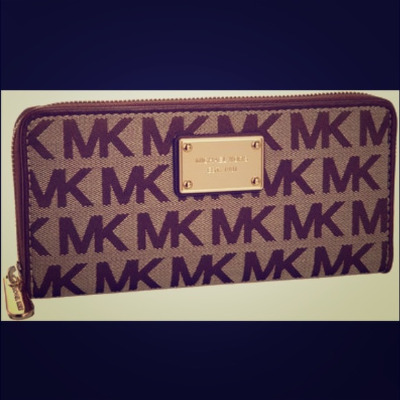 Michael kors wallet
