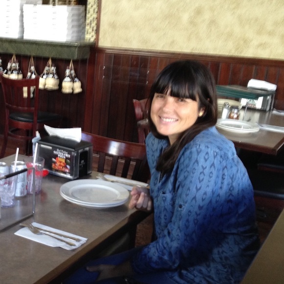 Meet your Posher, Maura