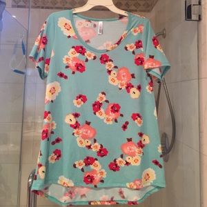 LuLaRoe Classic Tee size medium floral