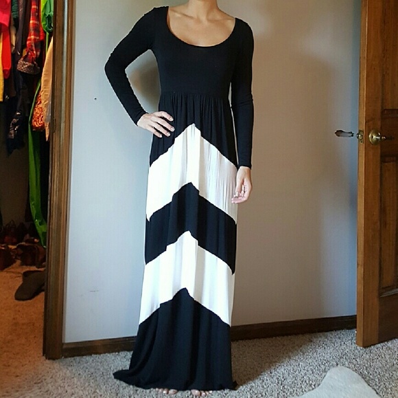 J Mode - Long Sleeved Maxi Dress
