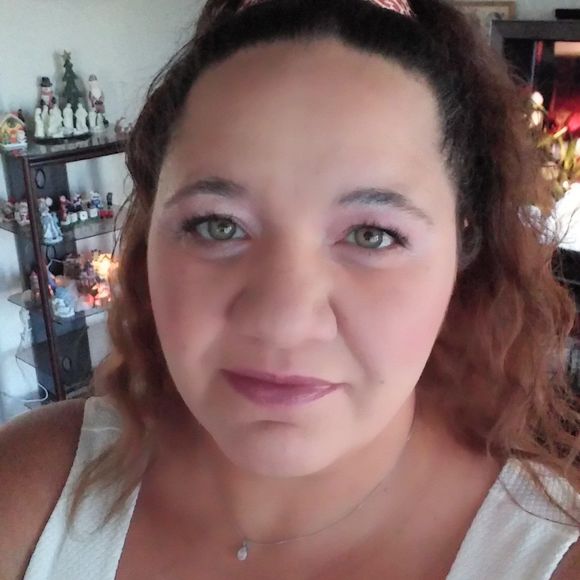 Meet your Posher, Aisha - Picture 1 of 1