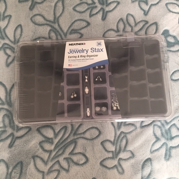 Jewelry organizer