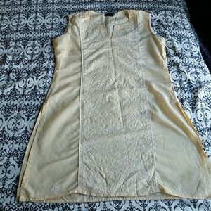 Embroidered hakoba top