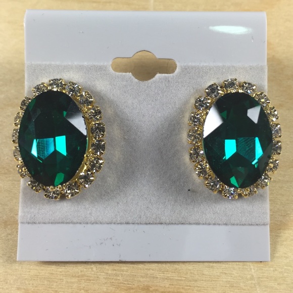 Jewelry - New Dark Green Bling Stud Earrings