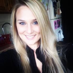 Meet your Posher, Rena