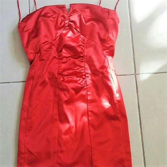 Clearence Worn Once Gorgeous Cocktail Dress. - Picture 2 of 4