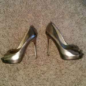 VGUC Aldo Pewter Open-toe Bowlick Heels, Size 7
