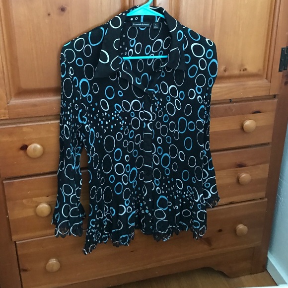 Cute ruffled blouse