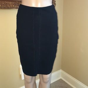 PRICE DROP 🎉💥 Guess black lace front skirt