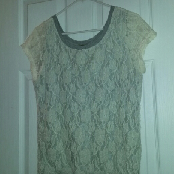 EUC Anthropologie Bordeaux Ivory/Gray Lace Blouse