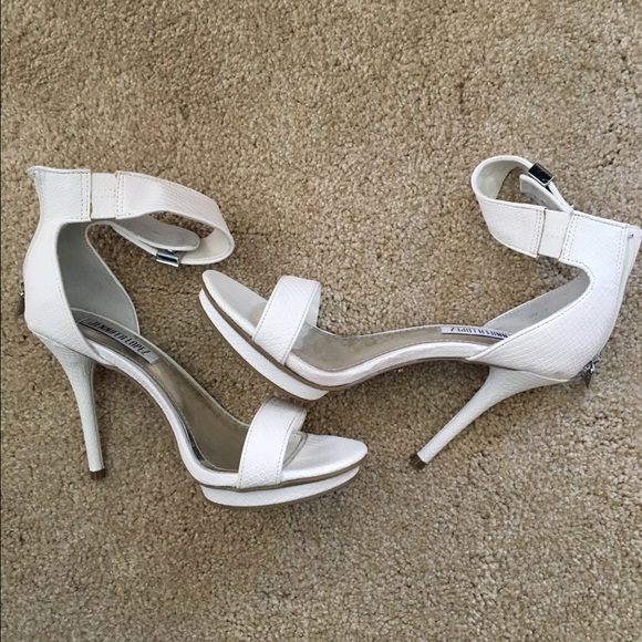 Size 6 Jennifer Lopez heels