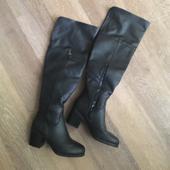 black leather knee/thigh-high boots