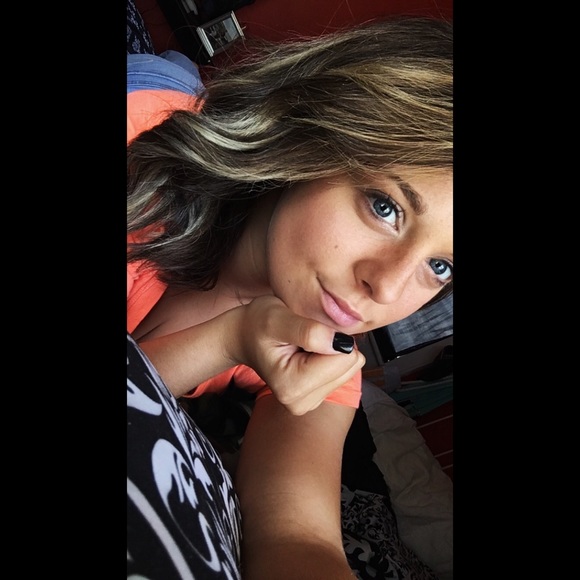 Meet your Posher, Faith - Picture 1 of 1