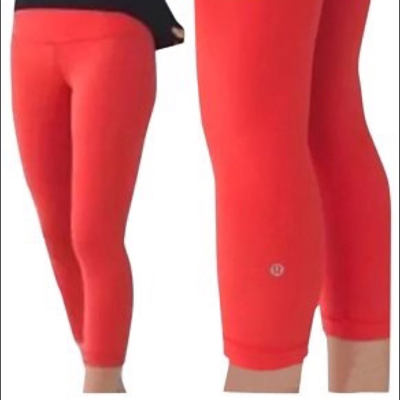 Lululemon wunder under crop II alarm red