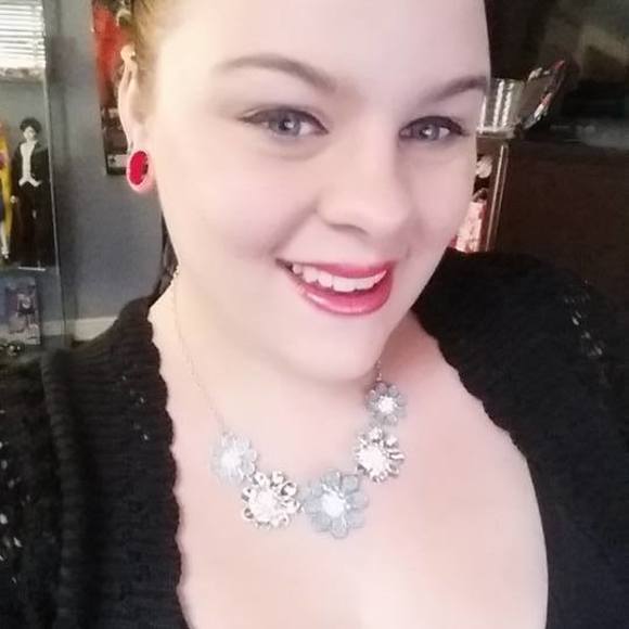 Meet your Posher, Alyssa