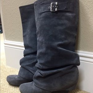 Suede wedge boot