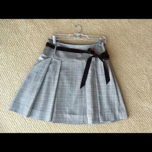 Banana republic pleated skirt