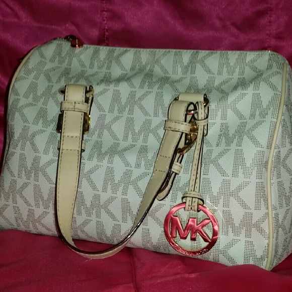 Michael Kors Vanilla Grayson Satchel - Picture 2 of 4