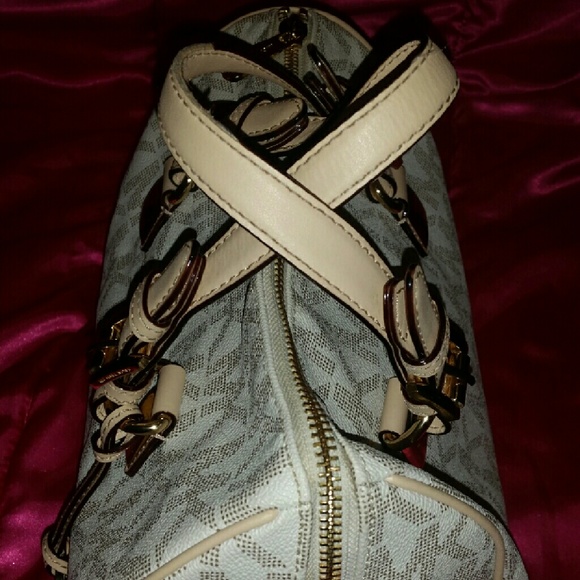 Michael Kors Vanilla Grayson Satchel - Picture 3 of 4