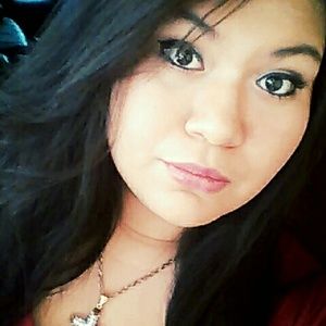 Meet your Posher, Mireya