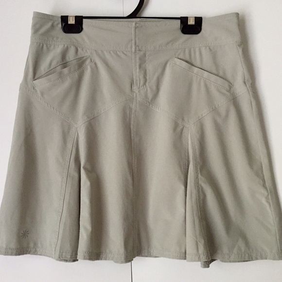 Athleta - Versatile All Terrain Skirt - 6T