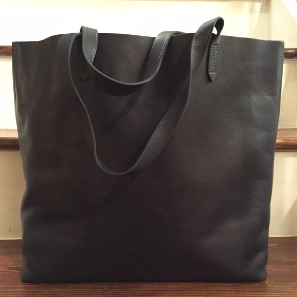 NWT : Madewell Transport Tote : Color - Ink - Picture 2 of 3