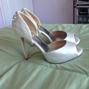 Size 7.5 Badgley Mischka Heels