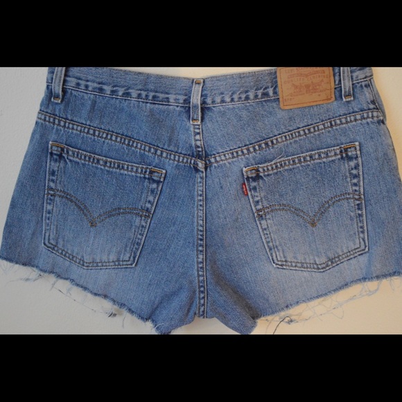 Vintage Levi mid rise shorts