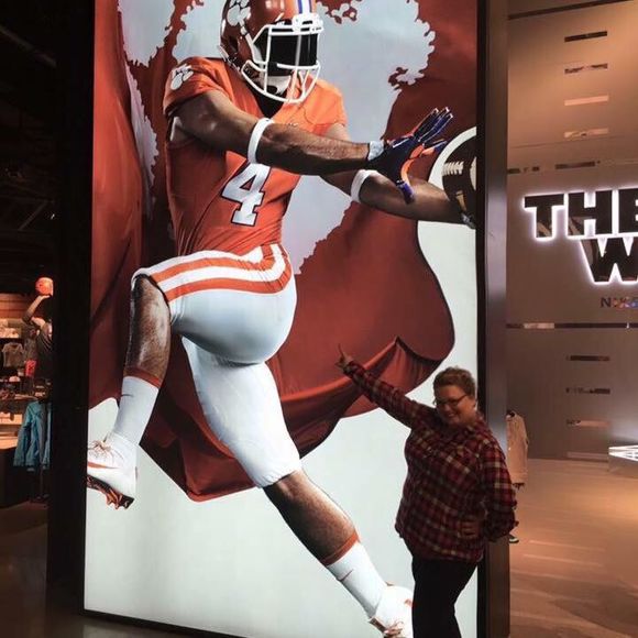 Meet your Posher, Jessica - Picture 1 of 1