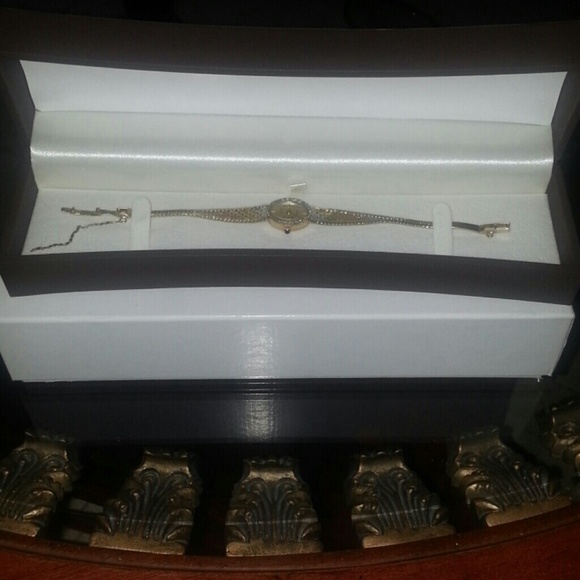 Watch - Picture 2 of 4