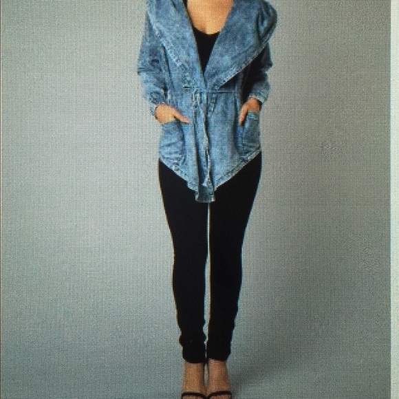 Hooded Denim Jacket in Light Wash