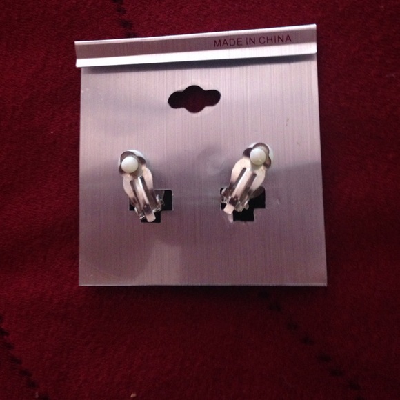 Clip on earrings - Picture 2 of 2
