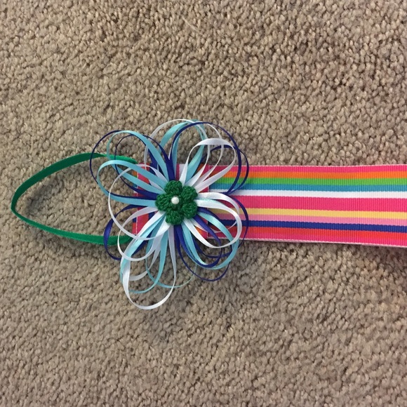 Hair accessories hanger