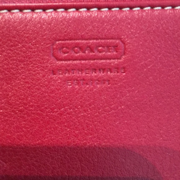 Red mini wristlet - Picture 3 of 4