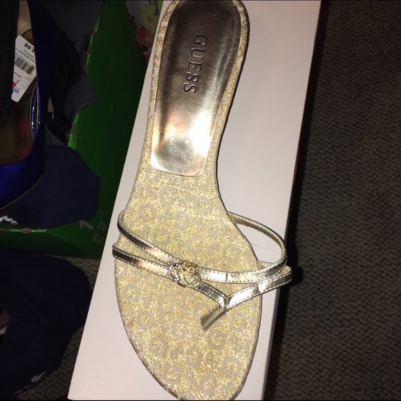 Guess sandals good shape size 8