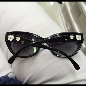 Chanel sunglasses black