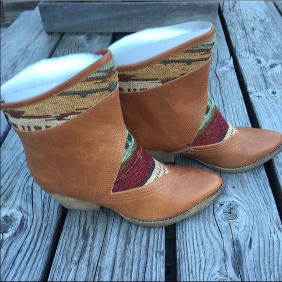 Sbicca Shoes - ❣️Sbicca Mixed Media Western Boots! NEW!