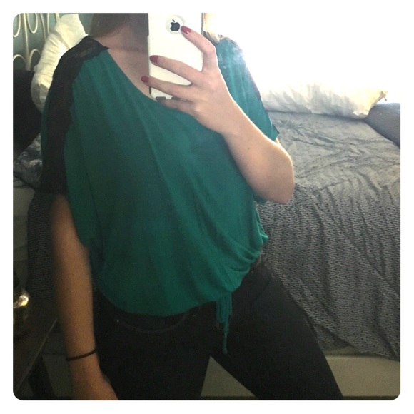 Green tunic with black lace sleeves